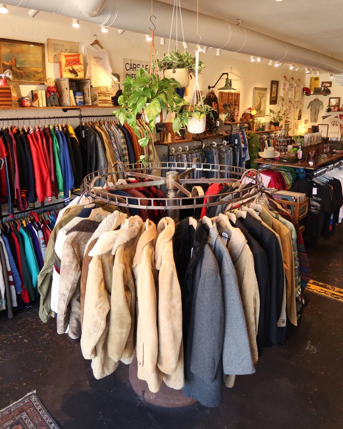 Unique Vintage Goods for Everyone | Dog Daze Vintage