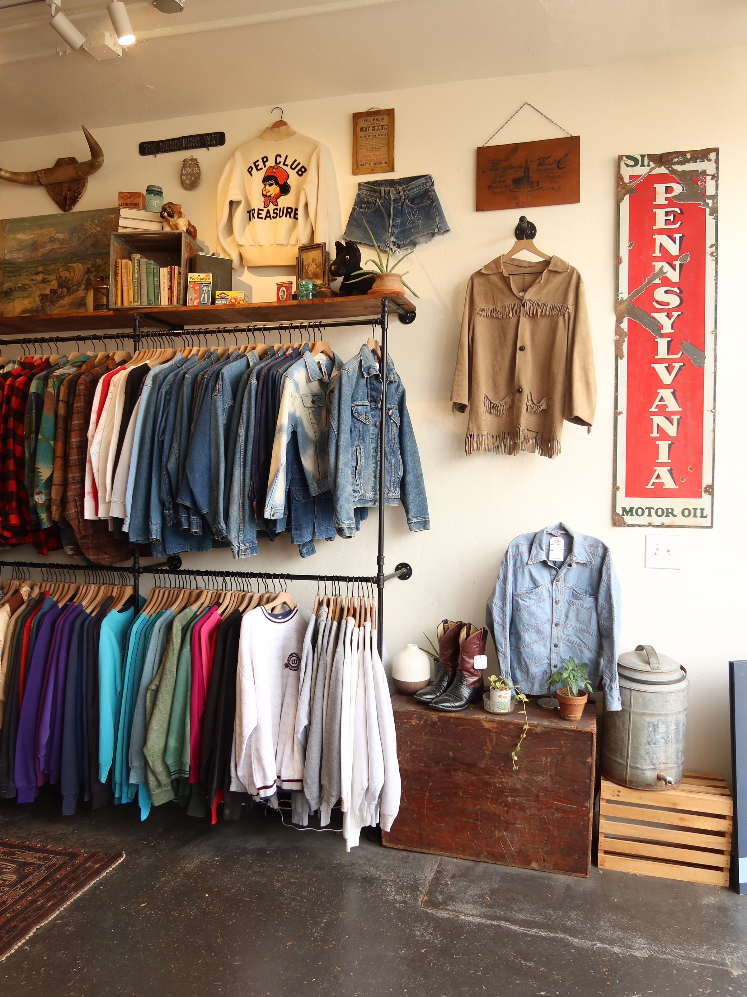 ⭐️ SK古着shop⭐️ Unique Vintage Goods for Everyone | Dog Daze Vintage
